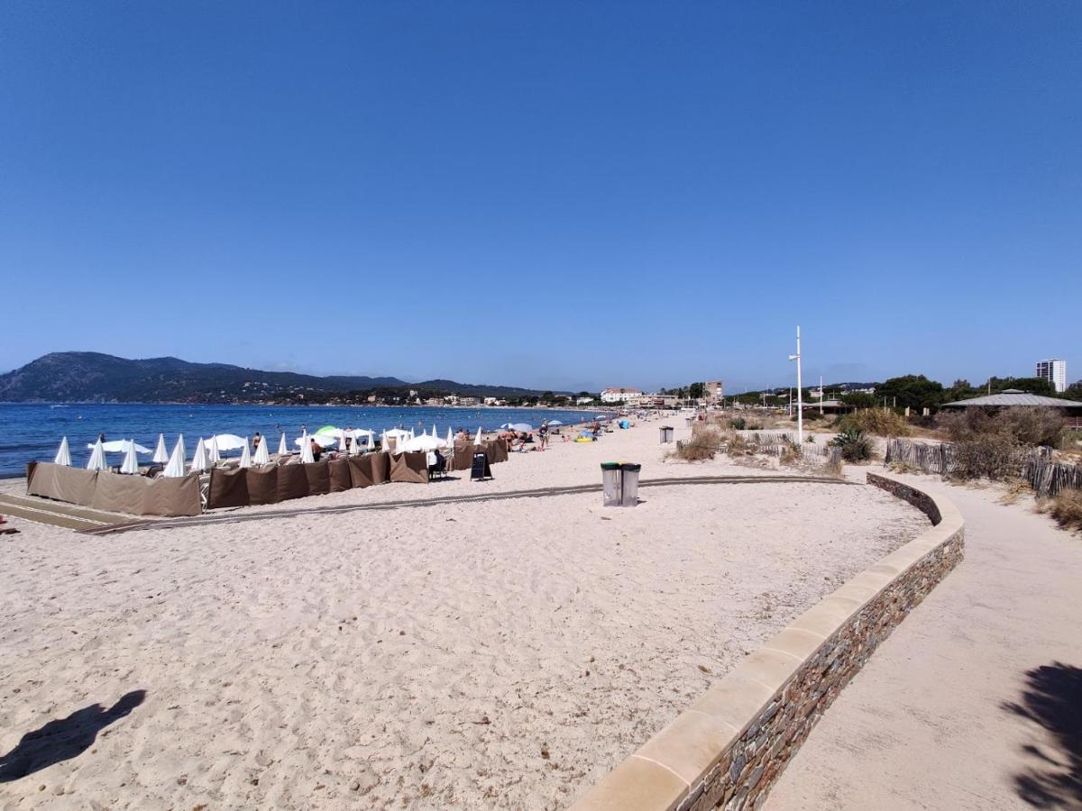 "L'Hippocampe", Climatise, 60 M2 , 2 Chambres, Tres Calme, Plage Des Sablettes Et Commerces A 3 Minutes A Pied, Wifi, Parking Gratuit, Lit King Size Ла Сен-сюр-Мер Екстериор снимка