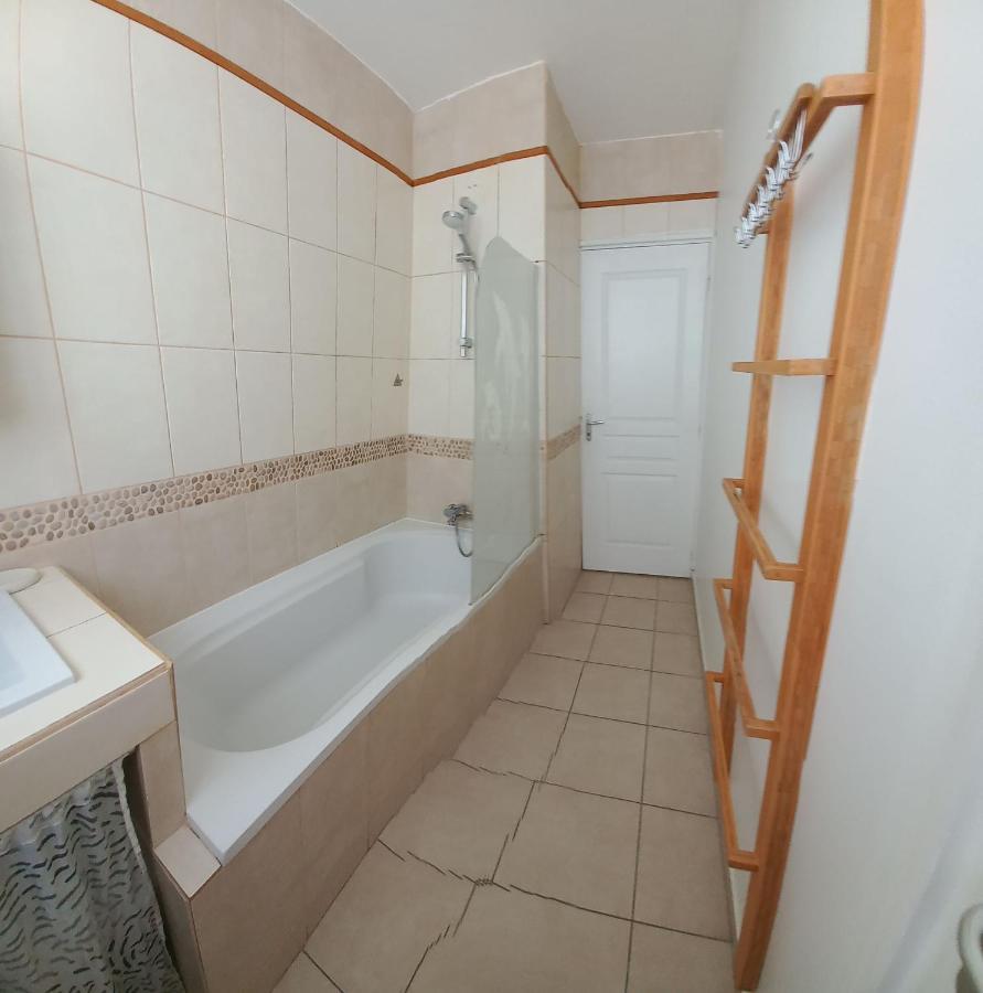 "L'Hippocampe", Climatise, 60 M2 , 2 Chambres, Tres Calme, Plage Des Sablettes Et Commerces A 3 Minutes A Pied, Wifi, Parking Gratuit, Lit King Size Ла Сен-сюр-Мер Екстериор снимка